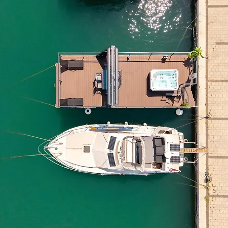 Pearl Infinity Luxury Floating House Novigrad Istria